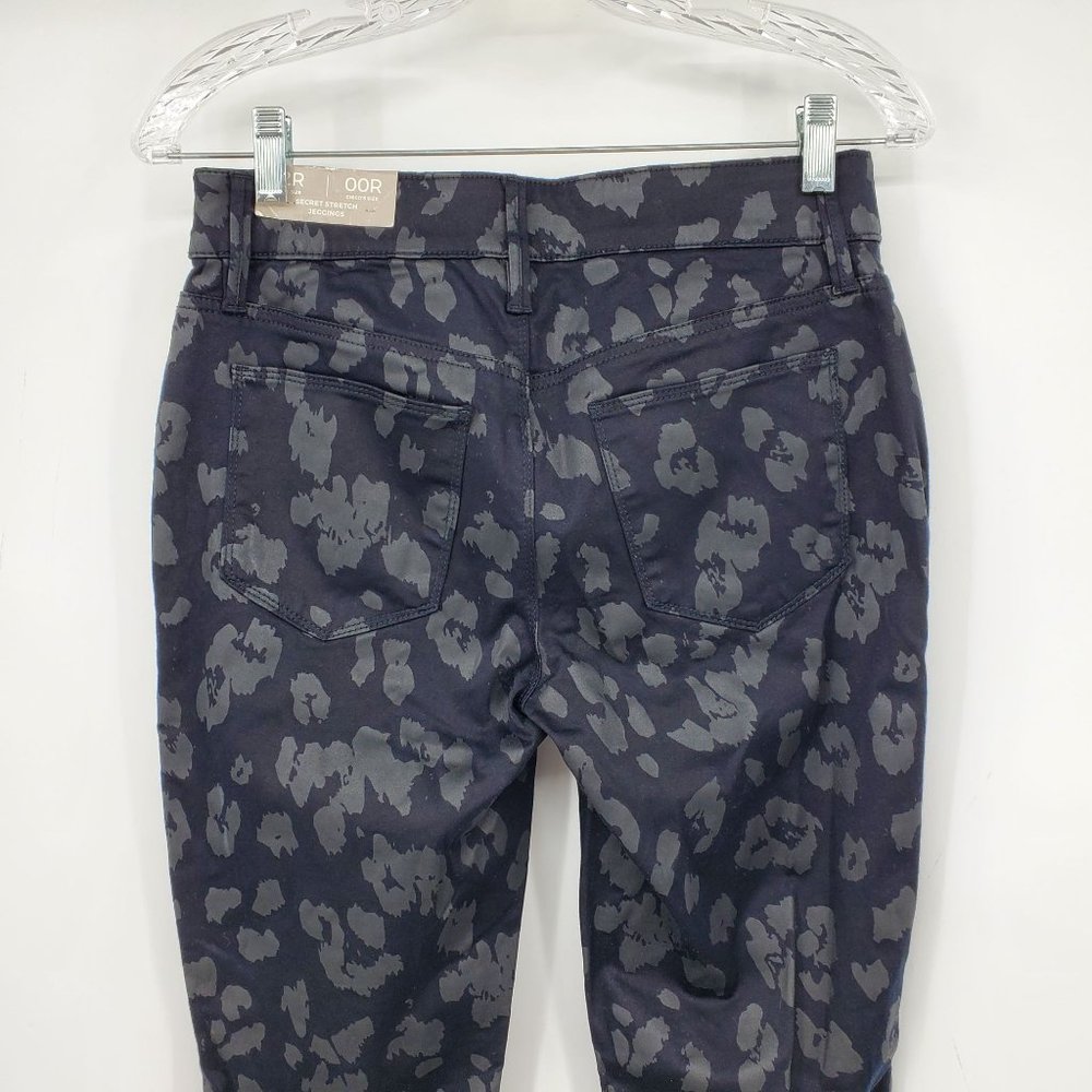 NWT Chico's Secret Stretch Black Cheetah Print Skinny Pants 2 Regular - Picture 9 of 9
